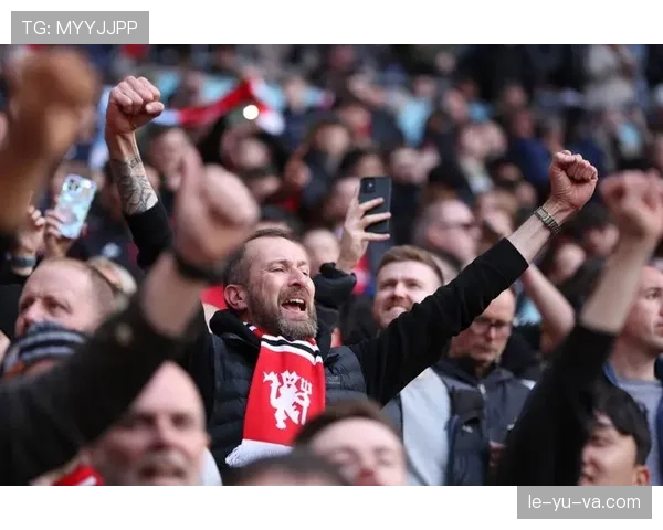 克洛普战术革新引领球队攻防升级，竞争力显著提升引热议