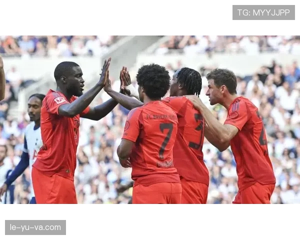 弗赖堡主场氛围火热，球迷助威成球队连胜关键